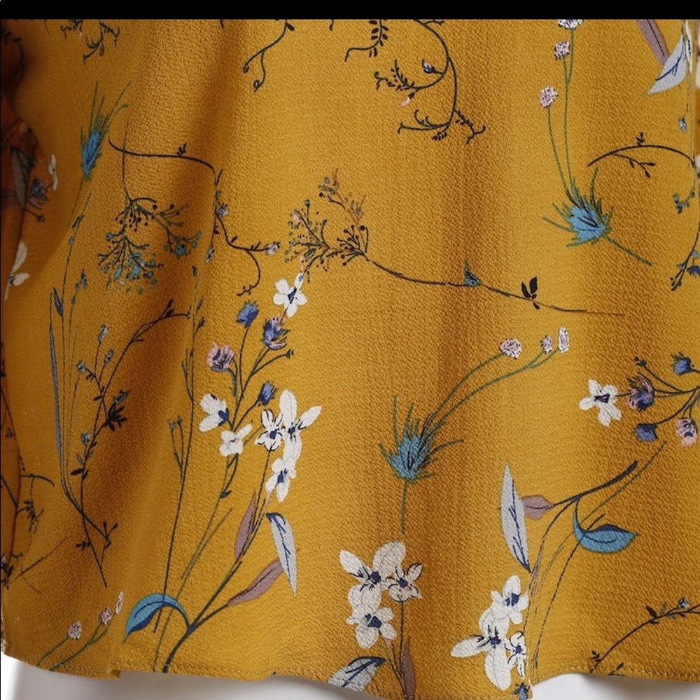 🆕Gold floral ruffle sleeve crop box blouse - Picture 6 of 8